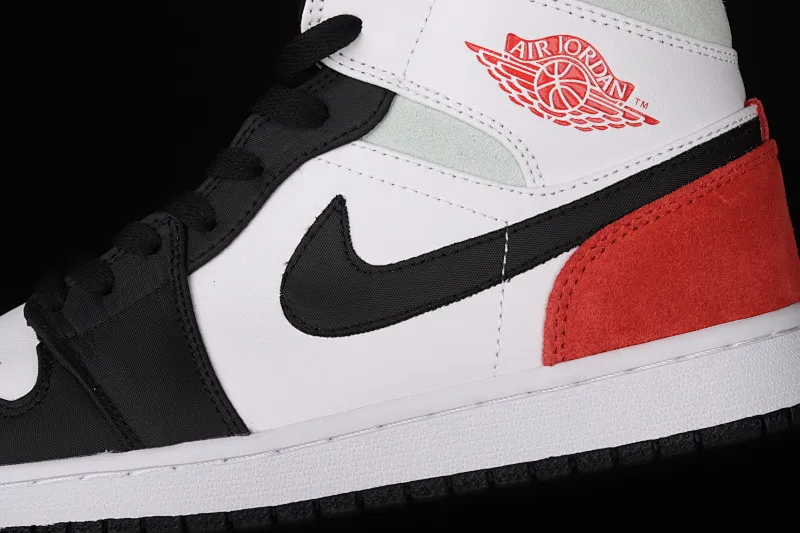 All categories Air Jordan Jordan series basketball shoes Air Jordan 1 Mid Special offer Air Jordan 1 Mid AJ1 Joe 1 black and white black tea Zhongbang basketball shoes 852542-100